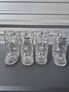 lot 556 image: Big Horn Steak House Boot-Shaped Glass Mugs Set of 4