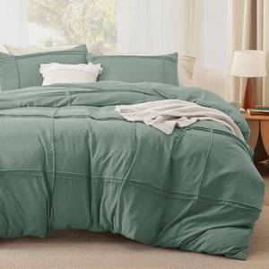 lot 1886 image: Bedsure Grid Boho Duvet Cover King, Textured Bedding, 3-Piece, Green