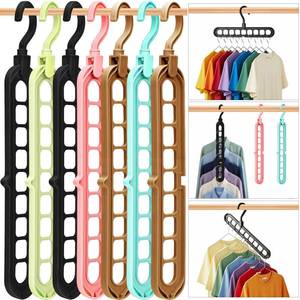 lot 9126 image: Magic Space Saving Hangers,7 Pack Multi-Functional Closet Organizers