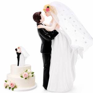 lot 10094 image: Eorbow 5.5 Bride Groom Wedding Cake Topper, Resin Couple Statue Decorative Figurine, Vintage Cake Toppers for Anniversaries, Engagement Parties, Bridal Showers, Wedding Cake Decoration