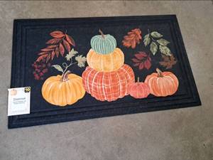 lot 11690 image: Doormat IndoorOutdoor Pumpkin Harvest Design 18 x 30 in