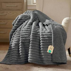 lot 17861 image: Bedsure ComfyFleece Waterproof Dog Blanket 50x60