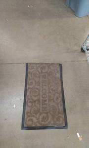 lot 17904 image: Geometric Patterned Entry Door Mat 28 12 Inches by 16 12 Inches