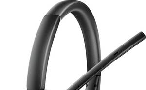 lot 18370 image: Mopchnic Wireless Bluetooth Headset with USB Dongle