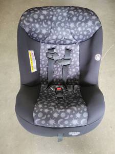 lot 19167 image: Cosco Kids Scenera Extend Convertible Car Seat CC341HLM