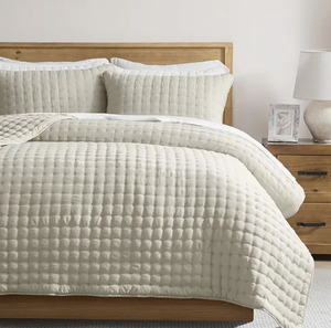 lot 9321 image: WDCOZY Beige Quilt Queen Size Bedding Sets with Pillow 90x90 inches