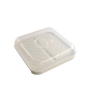 lot 12093 image: Nordic Ware Slanted Bacon and Meat Tray with Lid