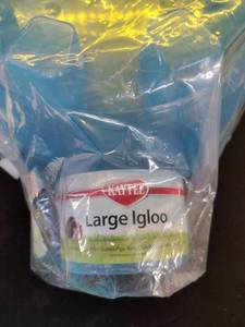 lot 5052 image: Kaytee Large Igloo Small Animal Habitat