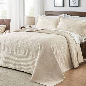 lot 9448 image: Qucover Oversized King Quilt Bedspread 132x 120, Extra Wide Alaska King Quilt, 3 Piece Soft Microfiber Lightweight Super King Quilts Set, Vintage Persian Pattern, with Pillow Shams, Beige