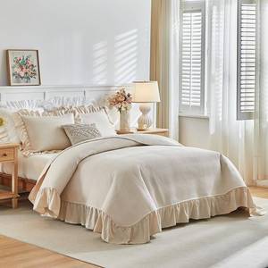 lot 11828 image: Flysheep King Quilt Set 3-Piece Ruffled Bedding