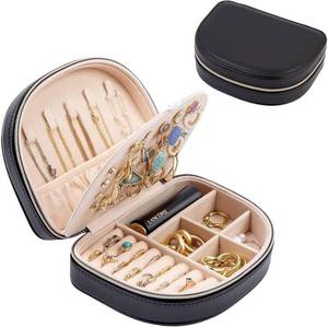 lot 12202 image: ProCase Travel Jewelry Box, Medium Seashell-Shaped