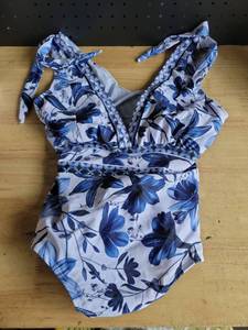 lot 20228 image: Flaxmaker Blue Floral One-Piece Swimsuit Medium