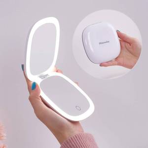 lot 6098 image: Mocado Compact LED Magnifying Mirror 4 inch 1X10X