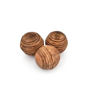 lot 8440 image: Kimona Mango Wood Decorative Balls Set of 3