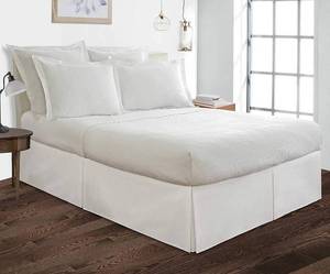 lot 1002 image: Cotton Delight Bed Skirt Queen Size 60x80 12 Drop