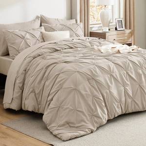 lot 17502 image: Bedsure 7-Piece California King Comforter Set  Retail $111.99