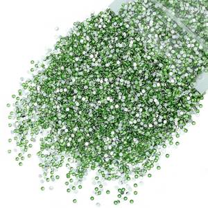 lot 14126 image: Qiipii 10000PCS 2mm Light Green Resin Rhinestones