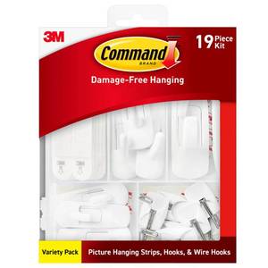 lot 18331 image: Command Variety Pack Hanging Strips and Hooks