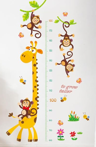 lot 17559 image: Bammax Playmat - Giraffe & Mixed Animals Design w Height Chart