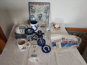 lot 1014 image: Indianapolis Colts NFL Memorabilia