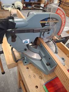 lot 1031 image: Delta 10 Chop Saw