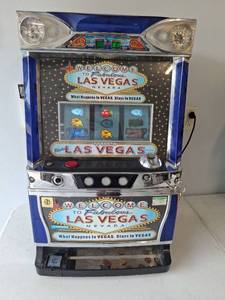 lot 1037 image: Las Vegas Themed Pachislot Machine from Japan - Works