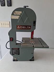 lot 1041 image: Delta Band Saw