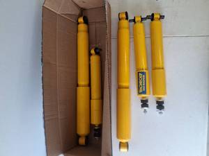 lot 1067 image: Monroe Gas-Magnum Shock Absorbers - Set of 5