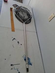 lot 1070 image: Frabill Tangle-Free Rubber Fishing Net and Tournament Board