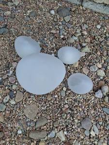 lot 1099 image: Gray Frosted Garden Spheres 4 Piece Set