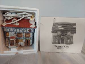 lot 1137 image: Dept 56 Dickens Lane Tuttles Pub Handpainted Porcelain Lighted Building