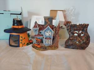 lot 1145 image: Partylite halloween decor