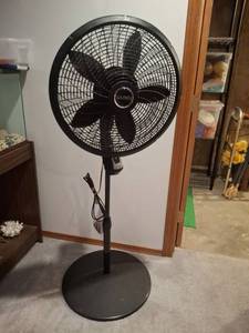 lot 1188 image: Lasko Pedestal Fan with Remote