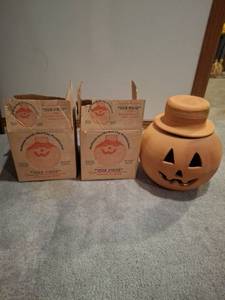 lot 1194 image: (3) The Punk Jack-O-Lantern - Handmade Georgia Red Clay