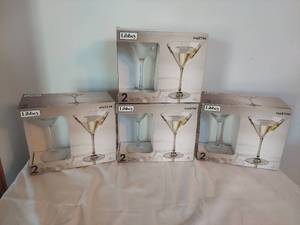 lot 1233 image: Libbey Martini Glasses 10 oz Set of 2 - Lot of 4 Boxes