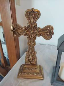 lot 1239 image: Decorative Cross and Pair of Candle Lanterns