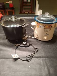 lot 1248 image: Rival Crock-Pot and Black Slow Cooker