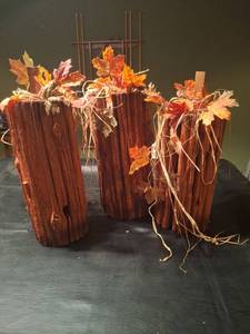 lot 1259 image: Set of 3 Wooden Log Decorative Pumpkins