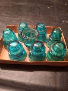 lot 1260 image: Glass Insulator Lot - 8 Pieces Teal Green Threaded