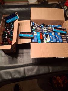 lot 1268 image: Outdoor Replacement Bulbs Lot - Mixed Packages
