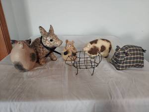 lot 1299 image: 6 piece pig decor