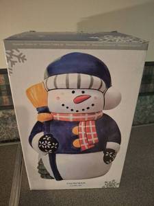 lot 1313 image: Snowman Cookie Jar