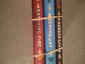 lot 1319 image: The Hunger Games Series 3-Book Set