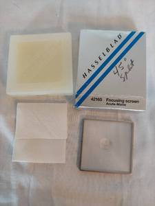 lot 1336 image: Hasselblad 42165 Focusing Screen Acute-Matte