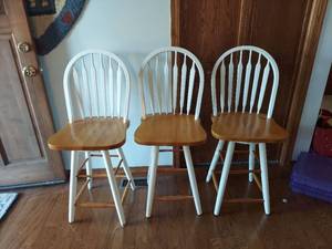 lot 1356 image: Set of 3 Swivel Bar Stools