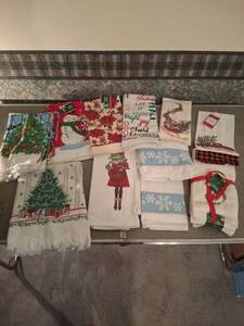 lot 1363 image: Christmas Holiday Kitchen Towel Lot - 10 Piece Set