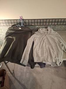 lot 1365 image: Lot of 3 Mens Casual Sweatshirts - XL