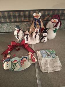 lot 1366 image: Snowman Holiday Decoration Lot with Figurines and Linens