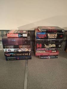 lot 1370 image: Book Lot 16 Hardcover Books - Stephen King Richard Bachman John Grisham
