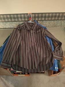 lot 1374 image: Mens Button-Up Shirts Lot - 5 Pieces Medium